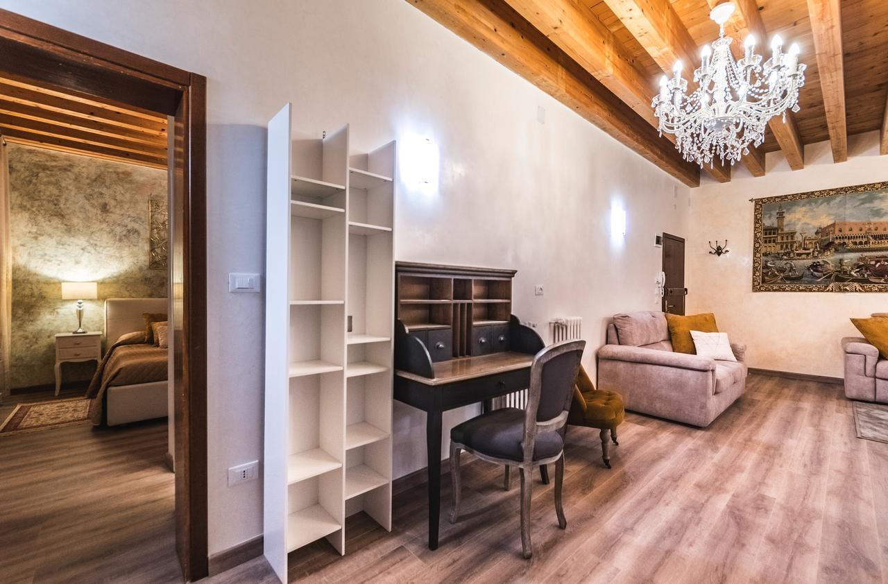 Ca' Teatro Vecchio Appartement Venetië Buitenkant foto