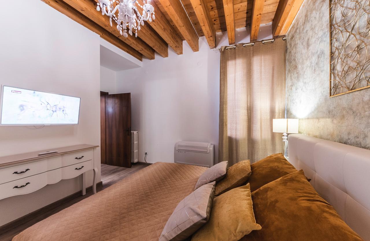 Ca' Teatro Vecchio Appartement Venetië Buitenkant foto