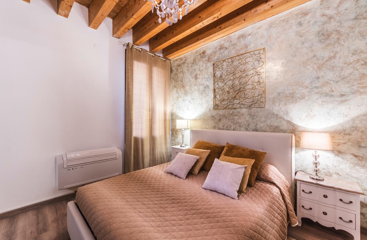 Ca' Teatro Vecchio Appartement Venetië Buitenkant foto